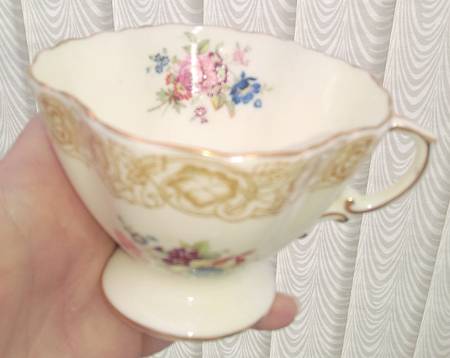 3008 Footed Cup