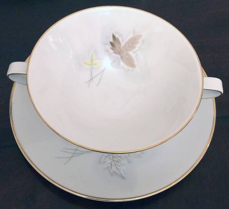 HUT3346 Footed Cream Soup Bowl & Saucer Set