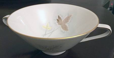 HUT3346 Footed Cream Soup Bowl