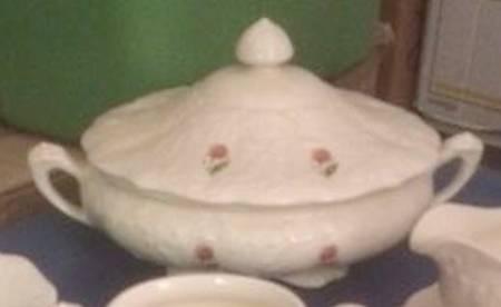 Venetian Rose (4508) Round Covered Vegetable