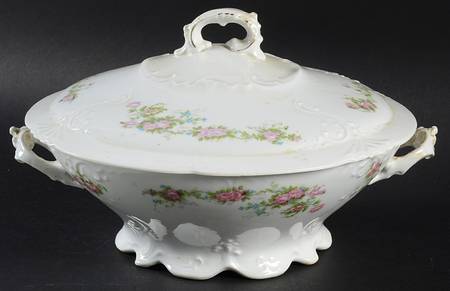 1796 Round Covered Vegetable