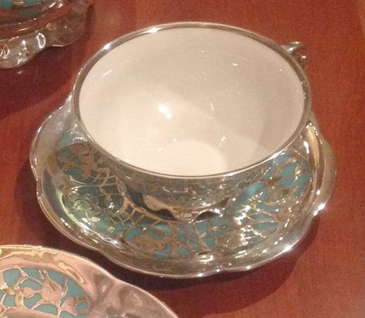 HUT2445 Footed Cup & Saucer Set