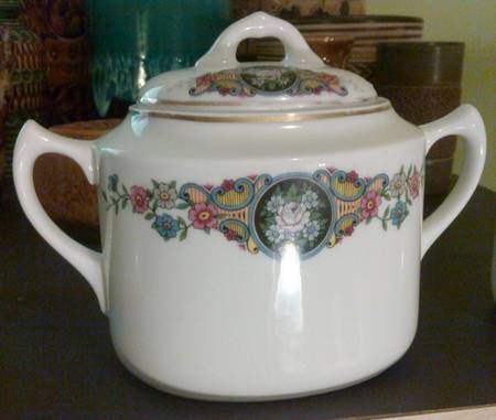 11647 Sugar Bowl & Lid