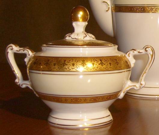 10786 Sugar Bowl & Lid