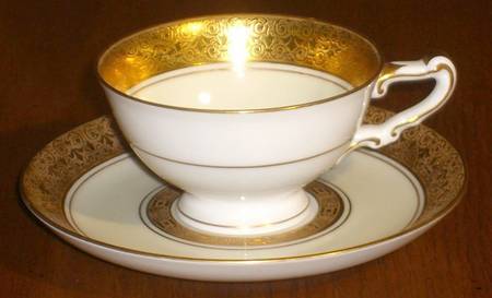 10786 Footed Cup & Saucer Set