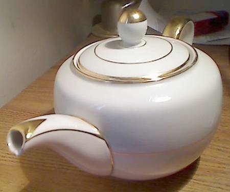 HUT3363 Teapot & Lid