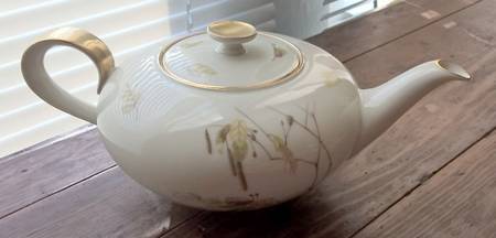 Autumn White Teapot & Lid
