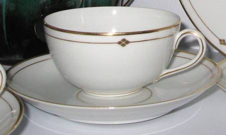 HBU27 Flat Cup & Saucer Set