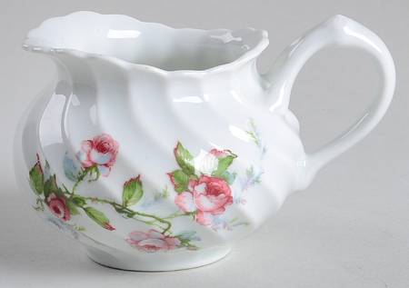 Sylvia White (Torse Shape, No Trim) Creamer
