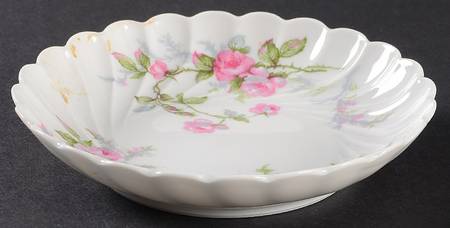 Sylvia White (Torse Shape, No Trim) Fruit/Dessert (Sauce) Bowl