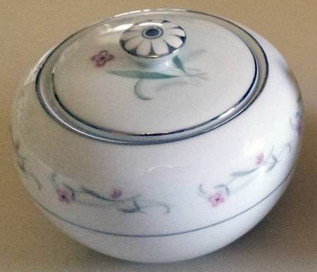 Roberta Sugar Bowl & Lid