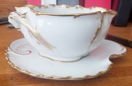 H5051 Gravy Boat with Attached Underplate