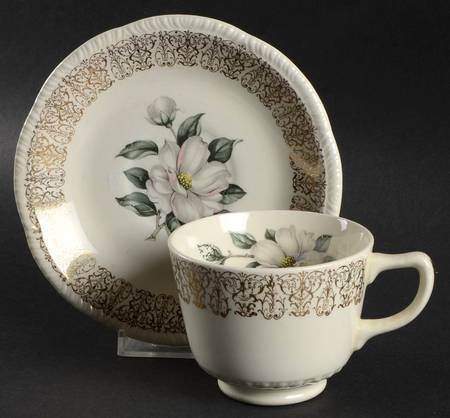 HLC87nt Footed Cup & Saucer Set
