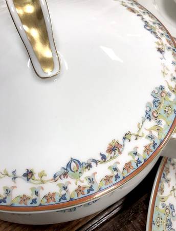 Schleiger 941-1 Round Covered Vegetable