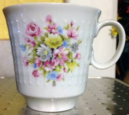 HUT3381 Footed Cup