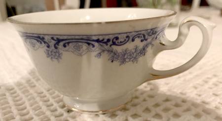 HUT2477 Footed Cup