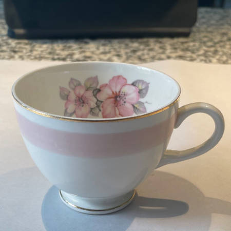 N1817 Footed Cup