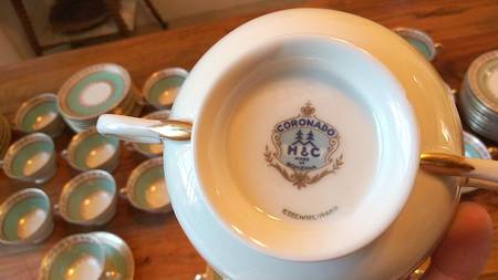 HCZ177 Green Footed Cream Soup Bowl & Saucer Set