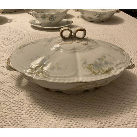 H5087 Oval Covered Vegetable