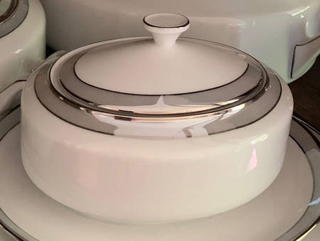 05355 Oval Covered Vegetable