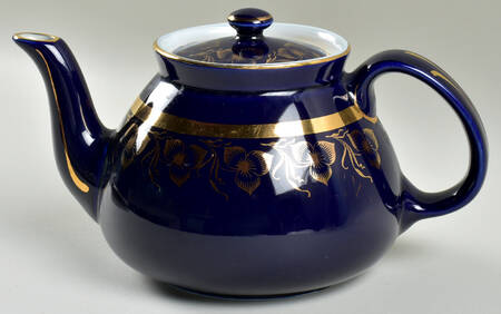 Teapots By Hall (Non-Pattern) 6-8 Cup Small New York Teapot & Lid