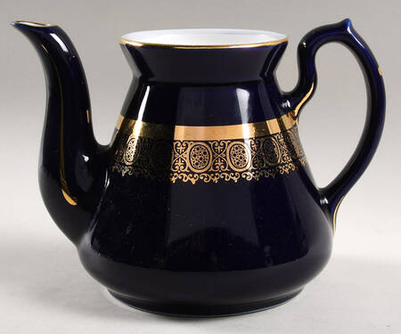 Teapots By Hall (Non-Pattern) Philadelphia Teapot No Lid