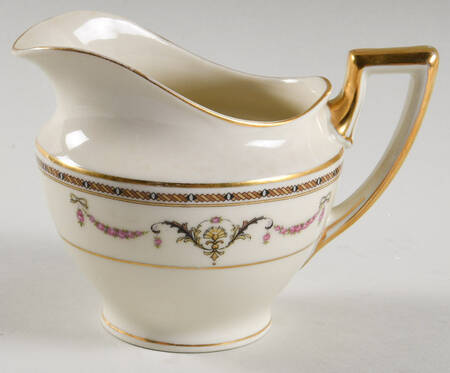 HC1522 (Ivory Body) Creamer
