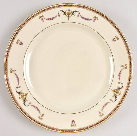 HC1522 (Ivory Body) Dinner Plate