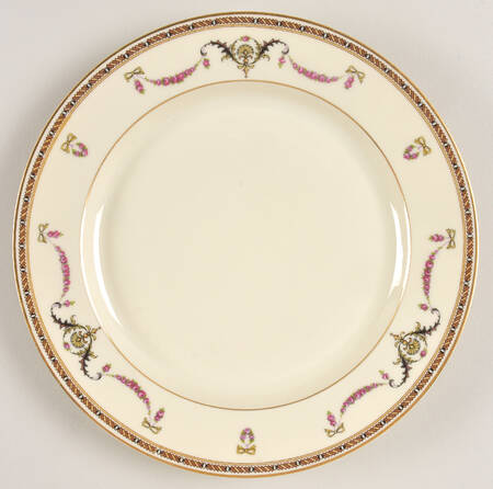 HC1522 (Ivory Body) Salad Plate