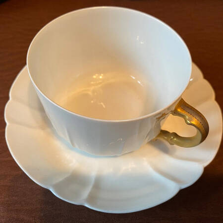 Schleiger 10-2 Flat Cup & Saucer Set