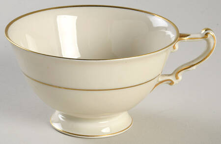 HC1611 Footed Cup