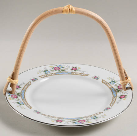 Stratford 5 3/8"-5 5/8" Bamboo Handled Serving Plate  HC