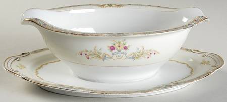 Charline Gravy Boat with Attached Underplate