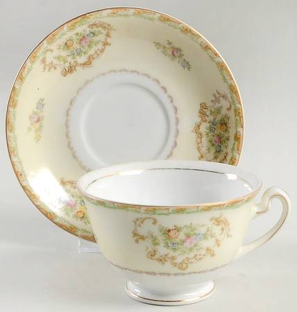 Corina Footed Cup & Saucer Set