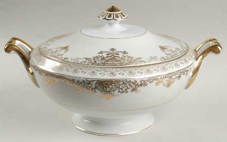 Groton Round Covered Vegetable