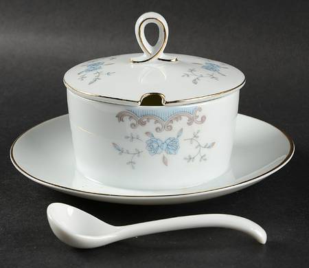 Seville Mayonnaise W/Attached Underplate,Lid & Ladle