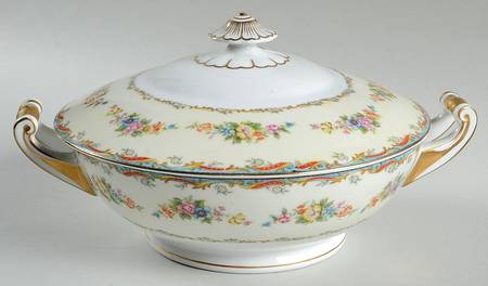 Valerie Round Covered Vegetable