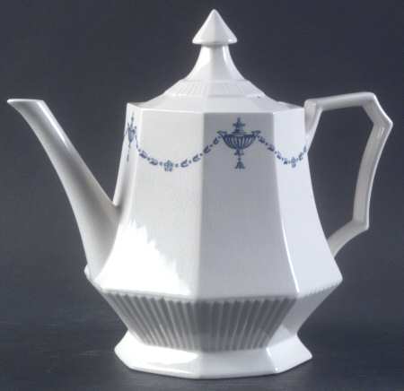 Ash Lawn Teapot & Lid