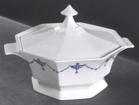 Ash Lawn 1.5 Qt Round Covered Casserole