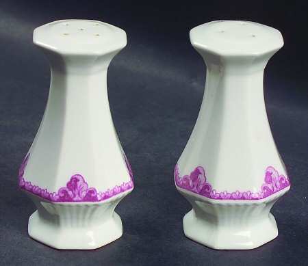 Carriage House Salt & Pepper Set