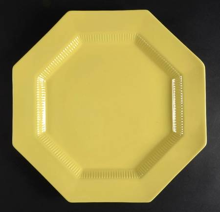 Daffodil  All Yellow 14" Chop Plate (Round Platter)