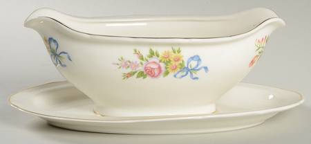 IND7 Gravy Boat with Attached Underplate