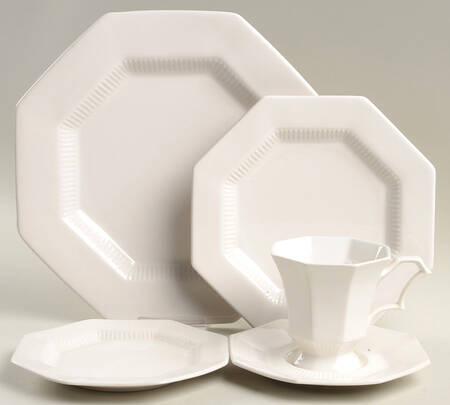 Independence White 40 Piece Estate Set