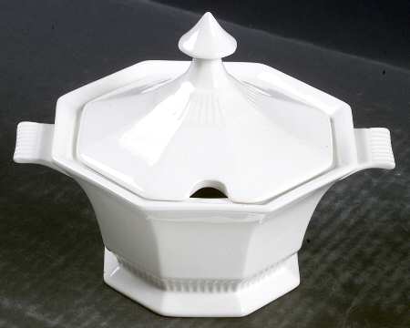 Independence White Sauce Boat & Lid