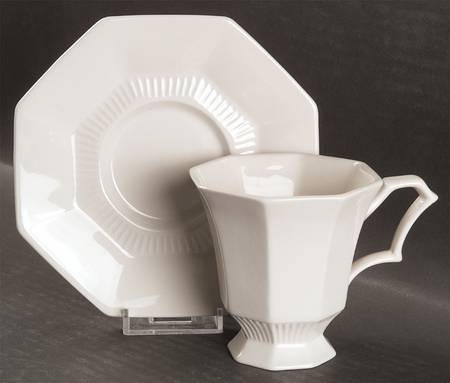Independence White Footed Cup & Saucer Set