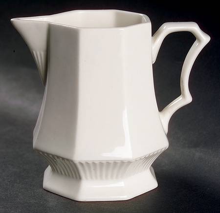 Independence White Creamer