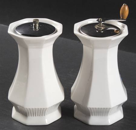 Independence White Salt Mill & Pepper Mill Set