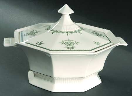 Provincial Flower 1.5 Qt Round Covered Casserole