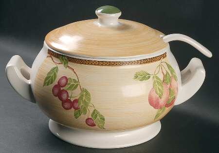 Newbury Tureen & Lid w/Ladle