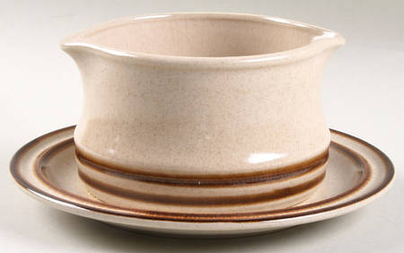 Brandy Round Gravy Boat/Attached Underplate